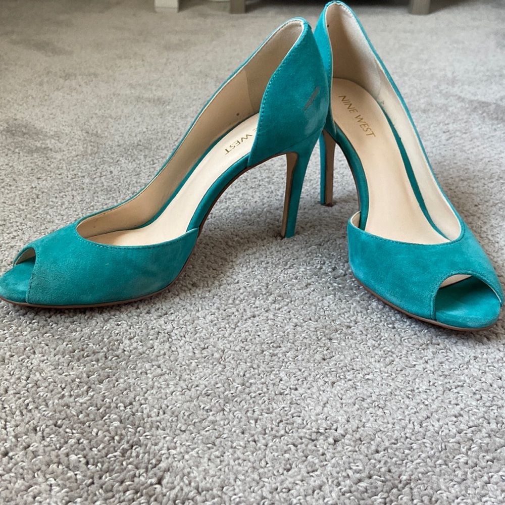 Greenish Blue faux suede peep toe shoe